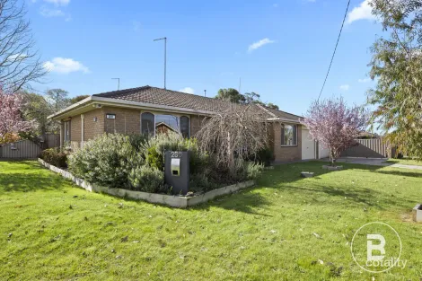 260 Learmonth Rd, Wendouree, VIC 3355