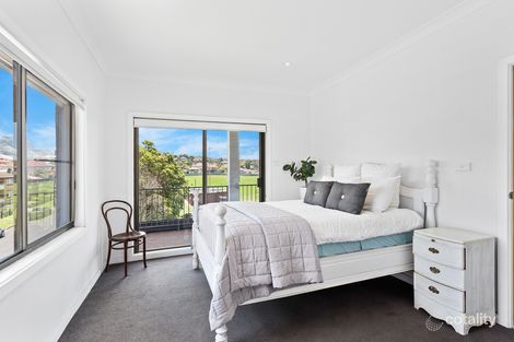Property photo of 16 Derowie Crescent Lake Heights NSW 2502