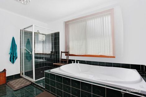 Property photo of 27 Coral Crescent Gateshead NSW 2290