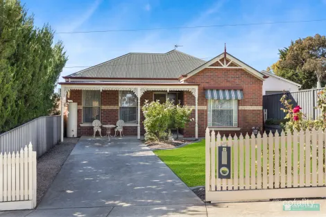 4a Leigh Ave, Kennington, VIC 3550