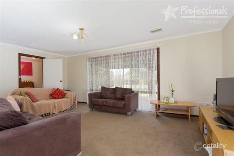 Property photo of 46 Bandera Avenue Glenfield Park NSW 2650