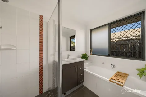 Property photo of 40 Fred Pham Crescent Doolandella QLD 4077