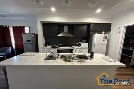 Property photo of 10 Boulderwood Way Wyndham Vale VIC 3024