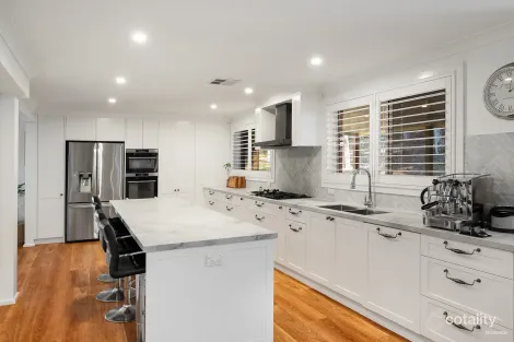 Property photo of 22 Wollundry Close Eleebana NSW 2282