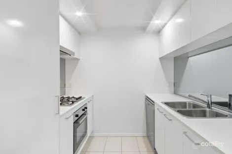 Property photo of 107/41 Harbour Town Drive Biggera Waters QLD 4216