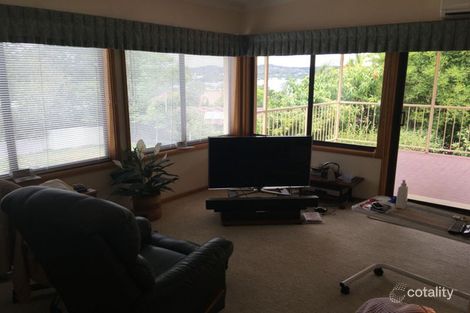 Property photo of 12 Daydawn Avenue Warners Bay NSW 2282
