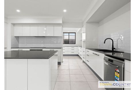 Property photo of 20 Bruce Close Armidale NSW 2350