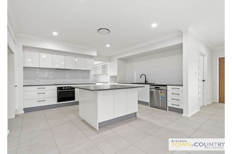 Property photo of 20 Bruce Close Armidale NSW 2350