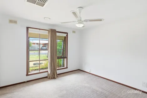 Property photo of 1 Lamb Grove Hoppers Crossing VIC 3029