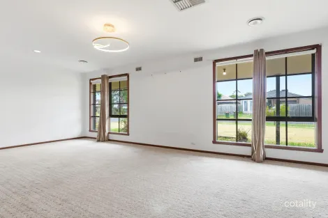 Property photo of 1 Lamb Grove Hoppers Crossing VIC 3029