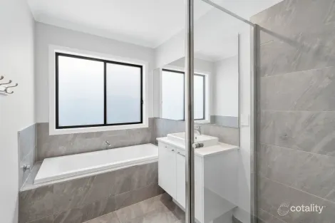 Property photo of 10 Cassava Street Armstrong Creek VIC 3217