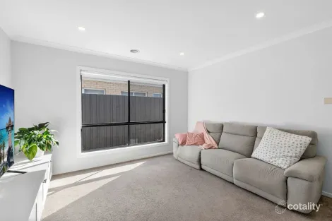 Property photo of 10 Cassava Street Armstrong Creek VIC 3217