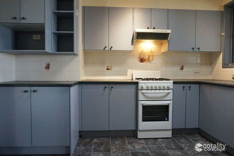 Property photo of 22 Dandenong Crescent Ruse NSW 2560