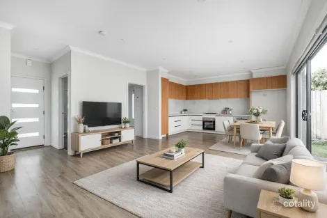 2/3 Dumbarton St, Reservoir, VIC 3073