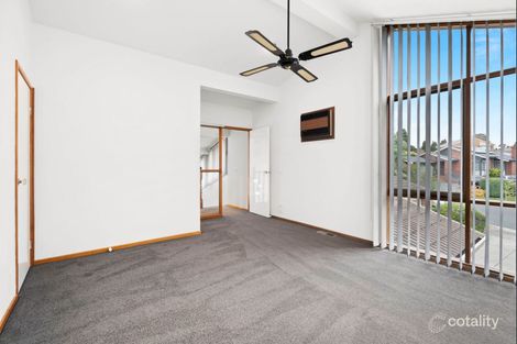 Property photo of 8 The Mews Wantirna VIC 3152