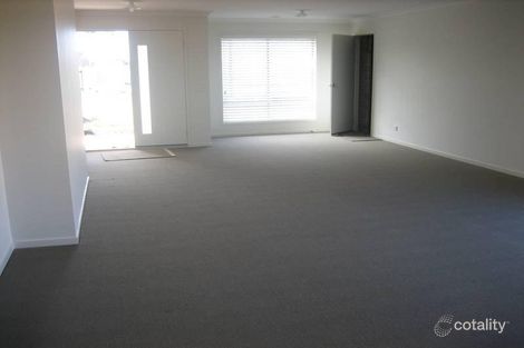 Property photo of 19 Eagle Way Deer Park VIC 3023