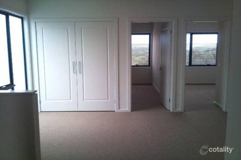 Property photo of 10 Burn Nar Look Drive Burwood VIC 3125