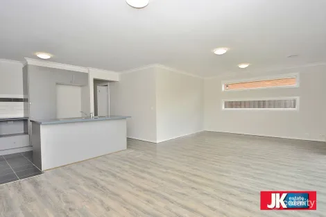 Property photo of 36 Tyler Crescent Tarneit VIC 3029