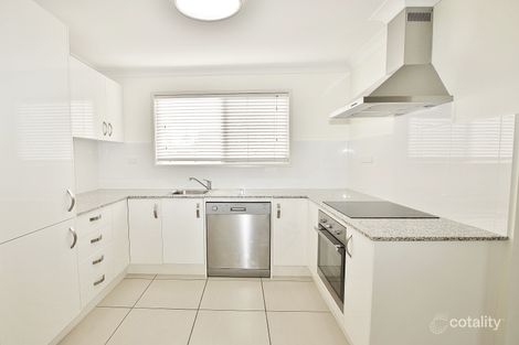 2/5 Doblo Ave, Norman Gardens, QLD 4701