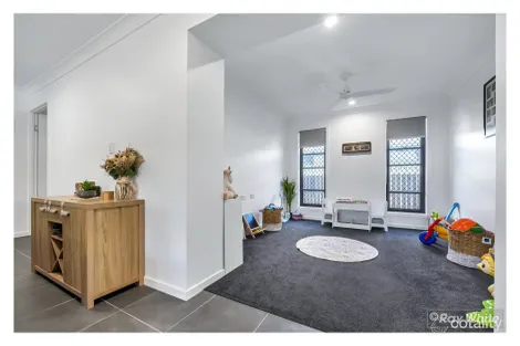 Property photo of 64 Varsity Crescent Norman Gardens QLD 4701