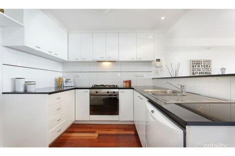 Property photo of 93/632 St Kilda Road Melbourne VIC 3004