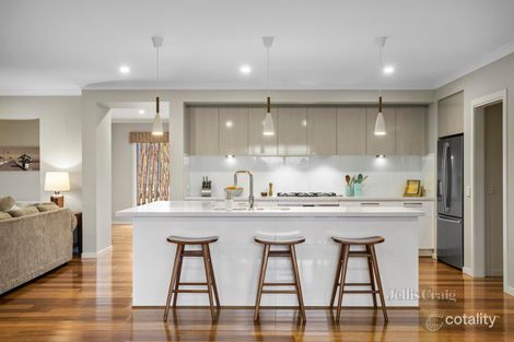 Property photo of 5 Thomas Place Gisborne VIC 3437