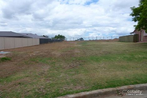 Property photo of 18 Suffolk Place Elderslie NSW 2570