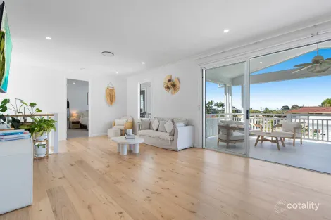 Property photo of 18 Ruth Street Birkdale QLD 4159
