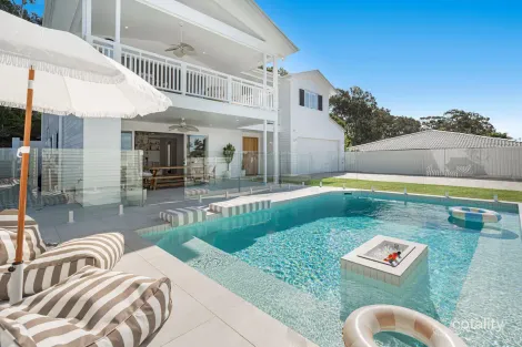 Property photo of 18 Ruth Street Birkdale QLD 4159