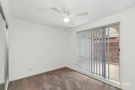 Property photo of 14 Mayfield Circuit Albion Park NSW 2527