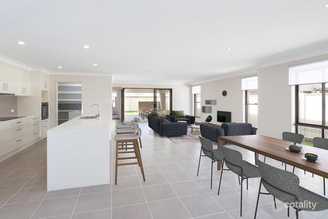 Property photo of 19 Tolson Terrace Ormiston QLD 4160