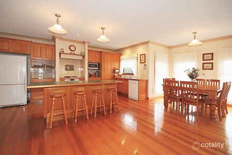 Property photo of 2 The Lookout Lysterfield VIC 3156
