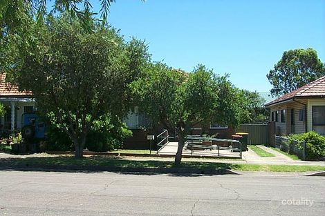 8 Avoca Ave, Belfield, NSW 2191