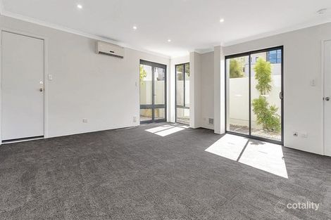 Property photo of 12 Halliday Grove Hillarys WA 6025