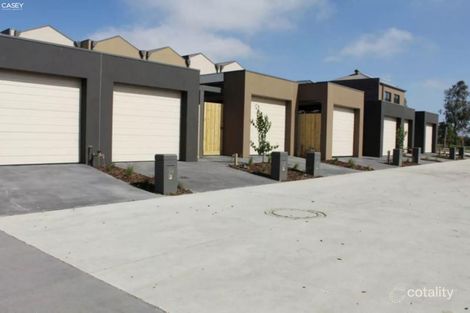 17 Demmie Mews, Lyndhurst, VIC 3975