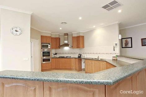 Property photo of 8 Glenmaggie Place Manor Lakes VIC 3024