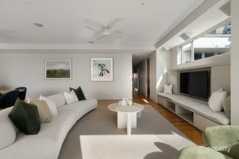 Property photo of 2/63 Macquarie Street Teneriffe QLD 4005