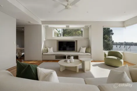 Property photo of 2/63 Macquarie Street Teneriffe QLD 4005