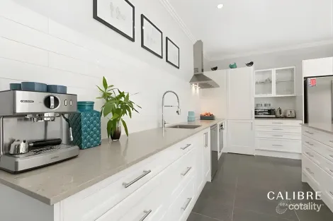 Property photo of 5 Charlane Avenue Indooroopilly QLD 4068