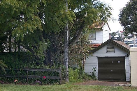 8 Leura Tce, Hawthorne, QLD 4171
