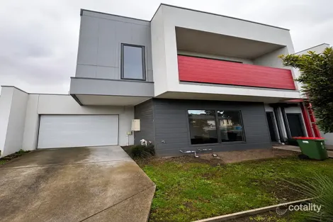 2a Almondbank Rd, Cranbourne East, VIC 3977