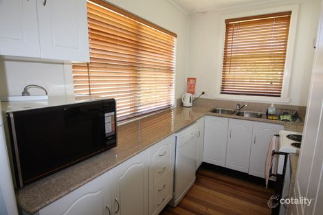 4 Gordon Ave, Black Head, NSW 2430