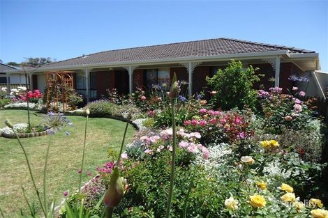 2 Varcoe St, Beachport, SA 5280