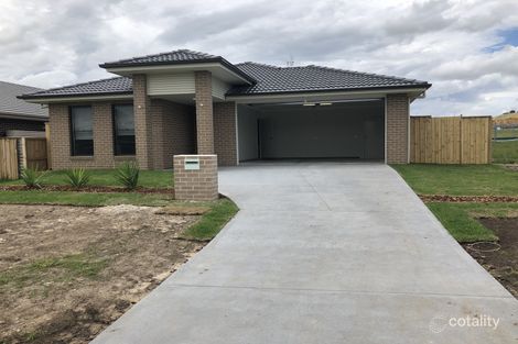 42 Golden Whistler Ave, Aberglasslyn, NSW 2320