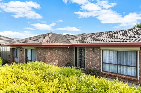 43 Tea Tree Dr, Craigmore, SA 5114