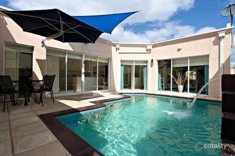 7 Spring Cct, Caroline Springs, VIC 3023