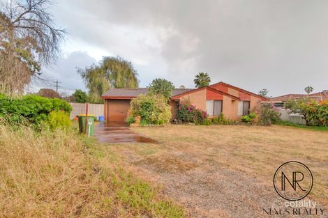 Property photo of 2 Heron Court Camillo WA 6111