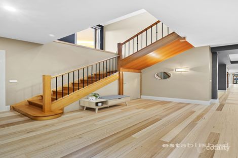 Property photo of 5 Evening Close Point Cook VIC 3030