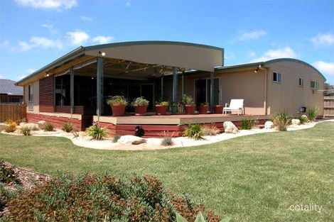 11 Hakea Ct, Cowes, VIC 3922