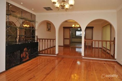 Property photo of 5 Warra Court Thomastown VIC 3074